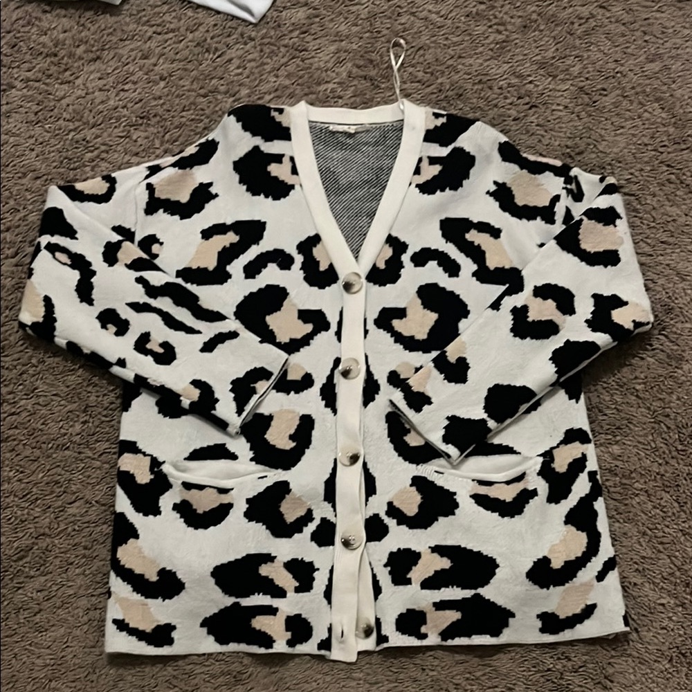 Reborn J Black and White Cardigan Sweater V-Neck